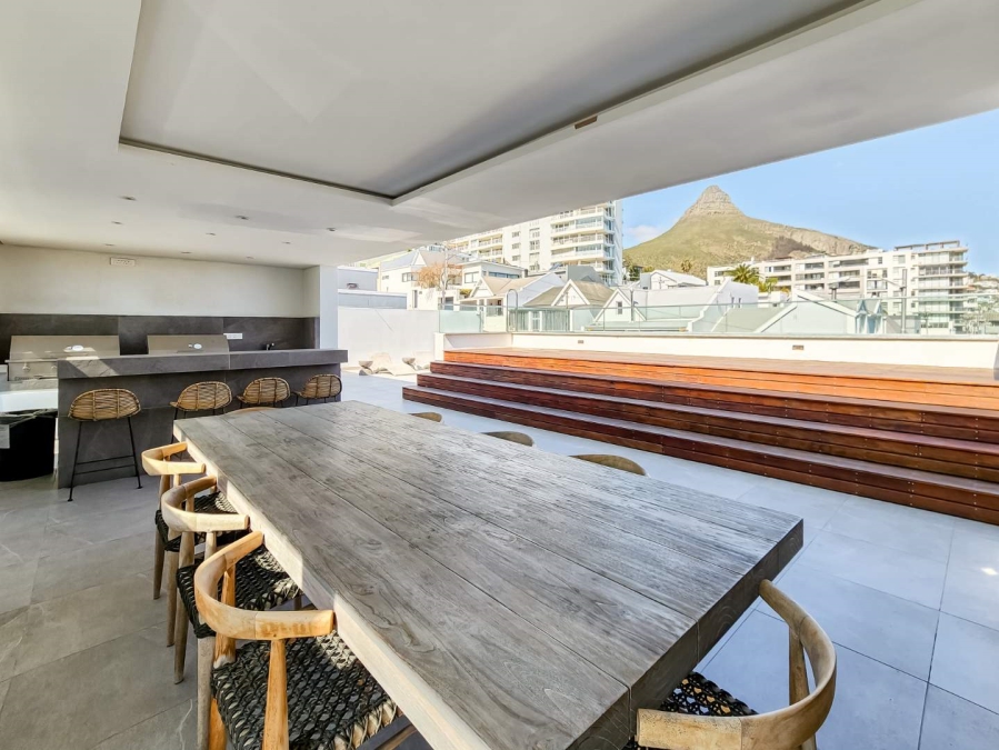 2 Bedroom Property for Sale in Sea Point Western Cape